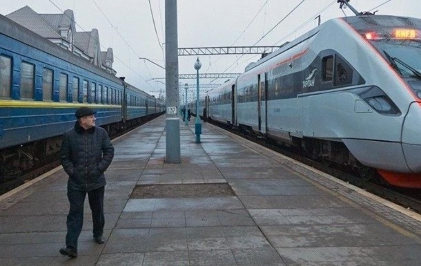 У потяги не пустили 340 пасажирів без COVID-документів - УЗ
