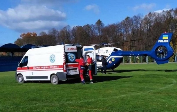 Підлітка з підозрою на інсульт доставили в лікарню Львова на вертольоті