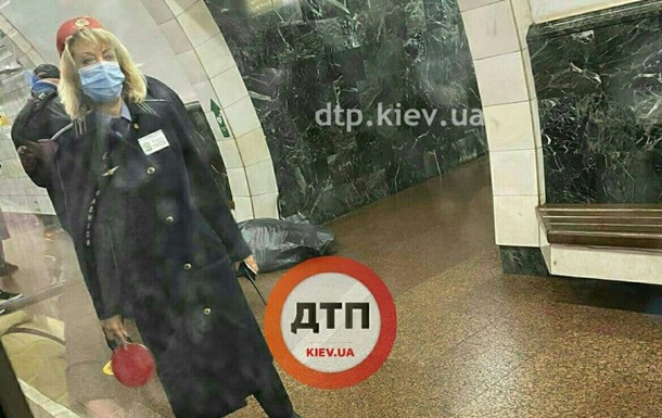 В метро Киева умерла пассажирка