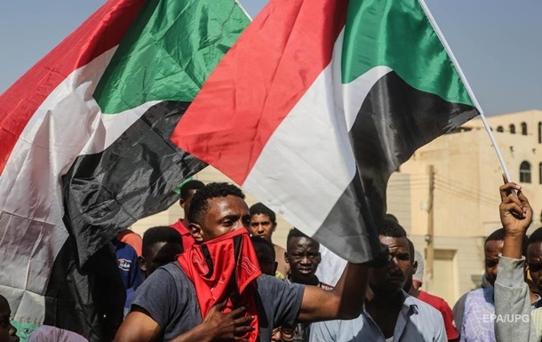 У Судані генерал армії ввів режим надзвичайного стану