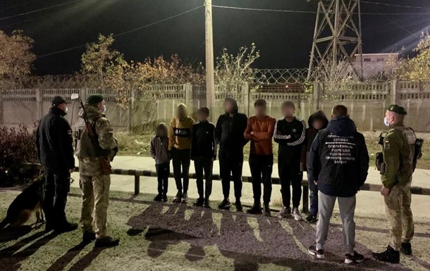 У Чорноморському порту на поромі з Туреччини знайшли сімох нелегалів