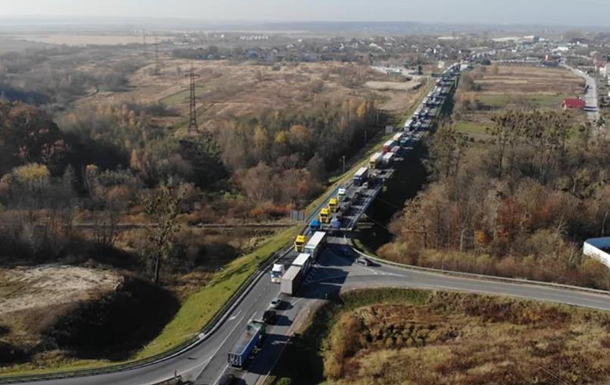 На Львівщині і Волині протестують вантажоперевізники