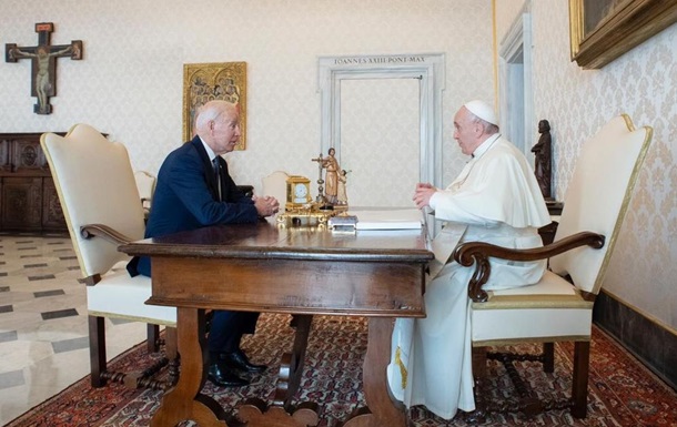 Папа Франциск встретился с Байденом
