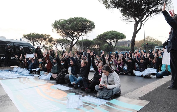 Экоактивисты пытаются блокировать саммит G20 в Риме
