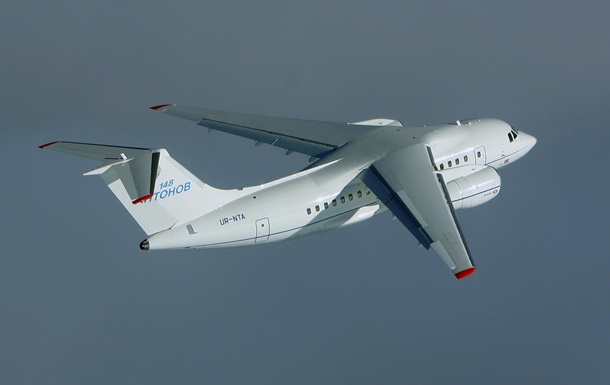 Літак Ан-148 виробництва  ДП  Антонов  виконав перший рейс.