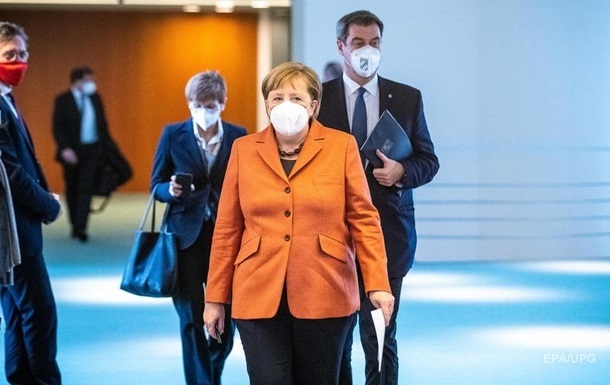 Меркель висловила стурбованість приростом COVID-хворих у Німеччині