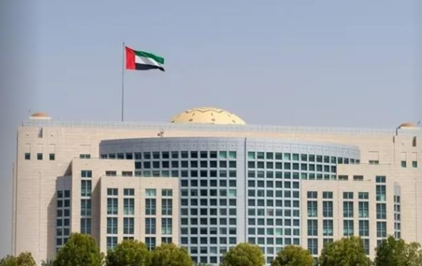 ОАЕ відкликає з Лівану частину своїх дипломатів
