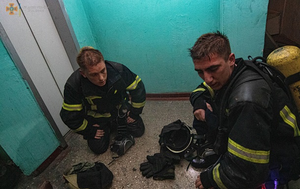 В Киеве при пожаре в многоэтажке погиб мужчина
