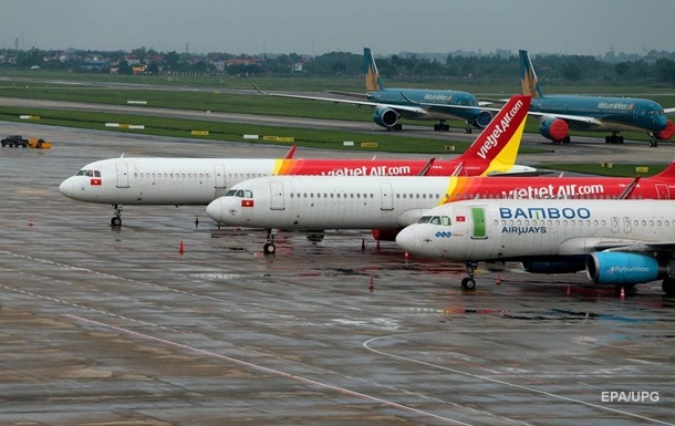 В аеропорту столиці В єтнаму зіткнулися два літаки