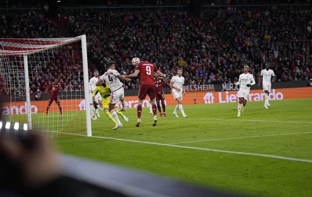 Бавария благодаря победе над Бенфикой оформила путевку в плей-офф Лиги чемпионов