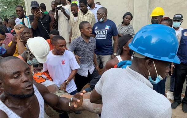 Число жертв обрушения дома в Лагосе возросло