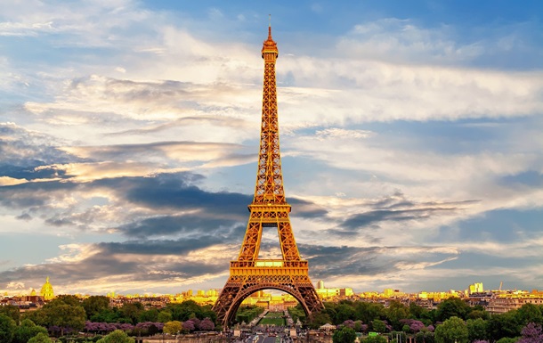 Екологи назвали катастрофічним майбутній хмарочос у Парижі
