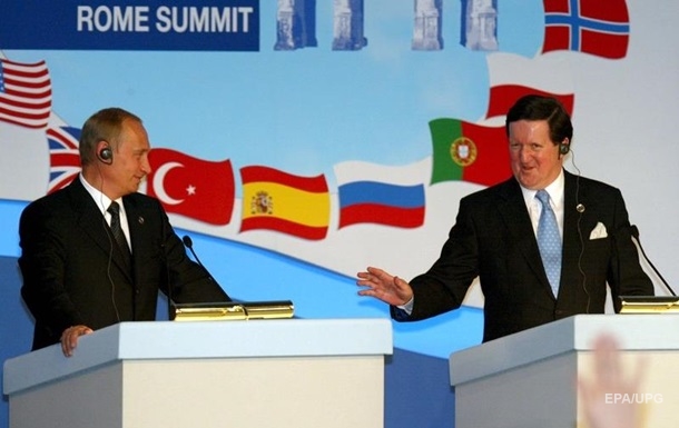 Экс-генсек НАТО рассказал, как Путин просил принять Россию в Альянс