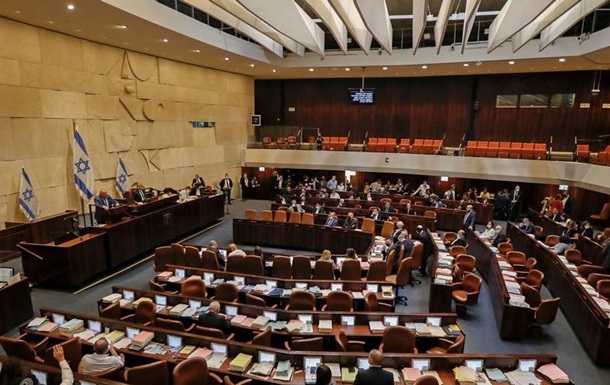 Парламент Ізраїлю ухвалив бюджет і запобіг достроковим виборам