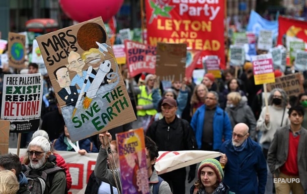 Кліматичний саміт у Глазго: активісти вийшли на мітинг