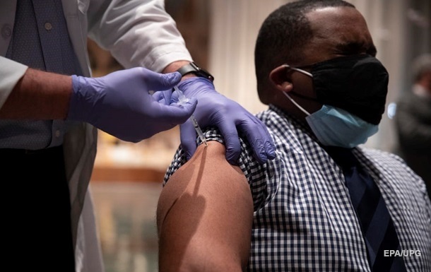 У США призупинили обов язкову COVID-вакцинацію працівників