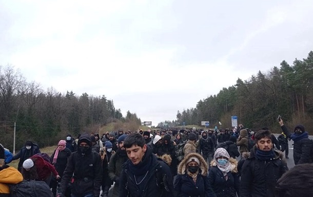 Польща відреагувала на караван мігрантів з Білорусі
