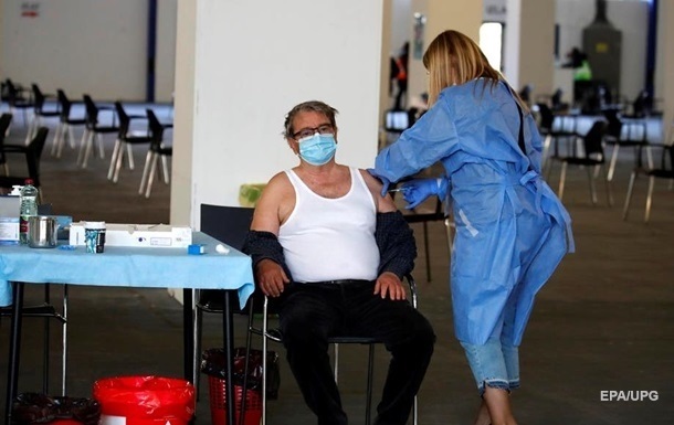 В Грузии пенсионерам будут платить за вакцинацию