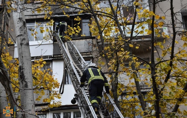 В Одессе эвакуировали девять человек при пожаре