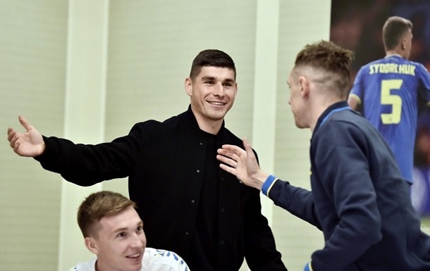 Гравці збірної України прибули на тренувальний збір у Києві