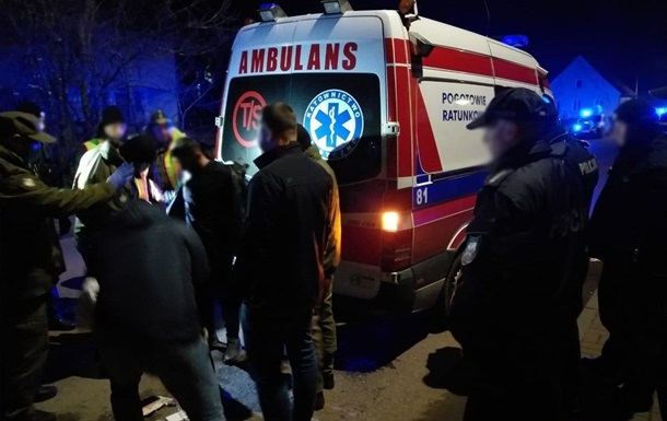 В Польше мигрантов перевозили в машине псевдоскорой