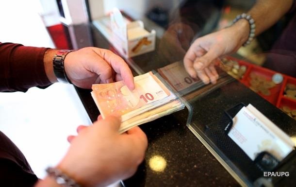 Турецкая лира рекордно упала к доллару