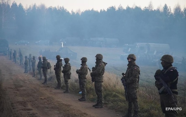 Польша обвинила силовиков Беларуси в помощи мигрантам при штурме границы