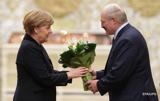 Лукашенко та Меркель обговорили ситуацію з мігрантами