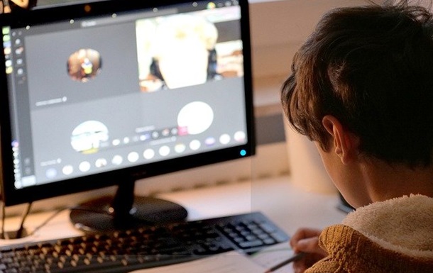 Луцким школьникам показали порно на онлайн-уроке