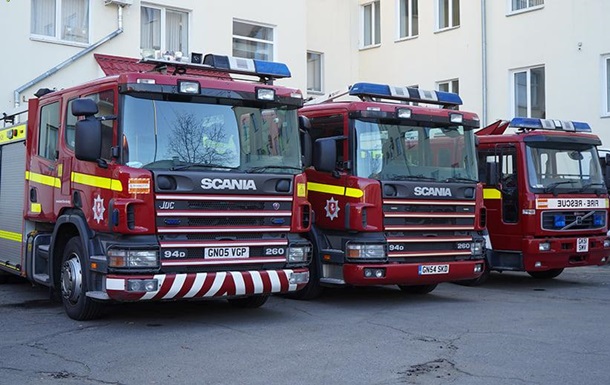 У Полтаві рятувальники отримали пожежні автомобілі із Шотландії