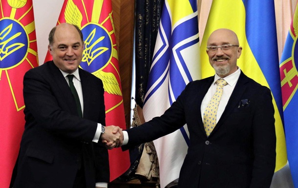 Глави Міноборони України та Британії обговорили Донбас та партнерство з НАТО