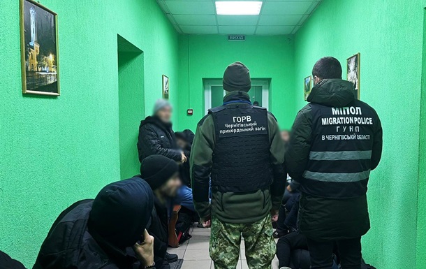 Українські прикордонники затримали 15 мігрантів із Білорусі