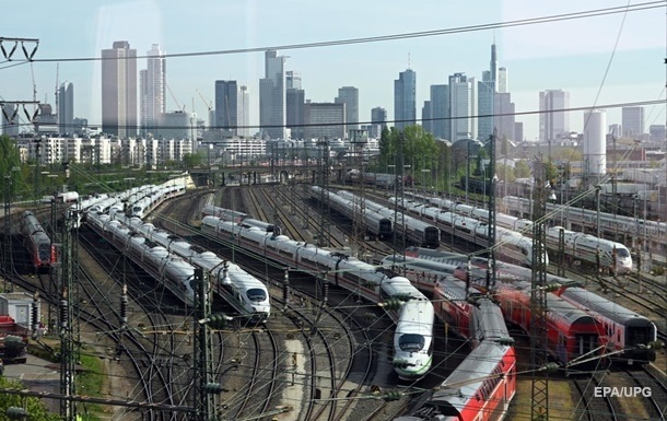Польща призупинить вантажне залізничне сполучення з Білоруссю через Кузницю
