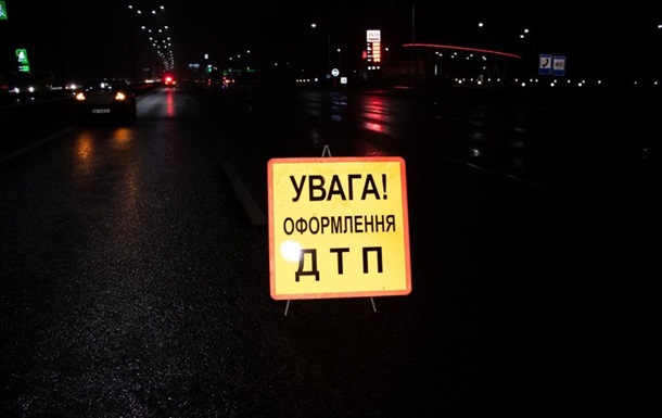 Водитель под Киевом спровоцировала двойное ДТП 