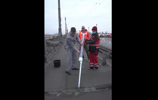 В Киеве  вакцинировали  мост Патона