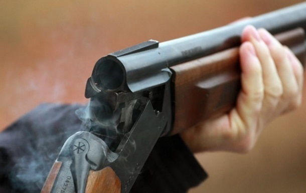 На Тернопольщине охотник подстрелил женщину с внучкой