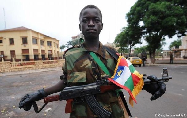 Понад 20 тисяч дітей-солдатів залучено у конфлікти в Західній Африці - ООН