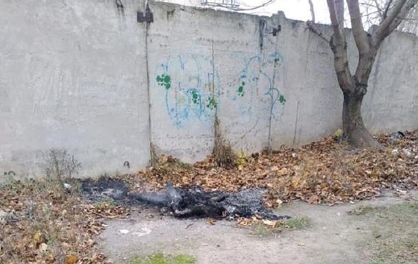 Житель Одесчины жил с трупом две недели, а потом сжег его