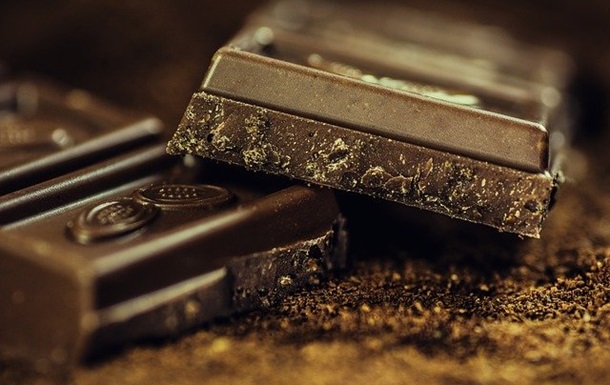 Дієтолог закликав тих, хто худне, запастися темним шоколадом