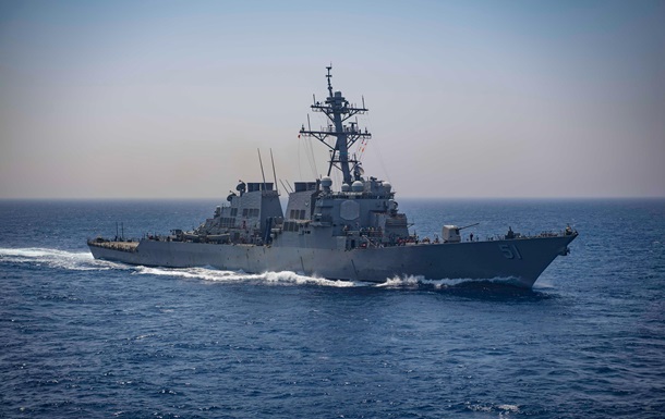 США скерували ракетний есмінець у Чорне море