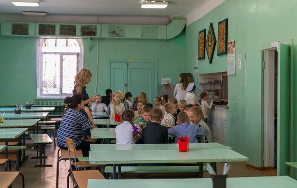 Под Киевом преподавательница избивала школьников