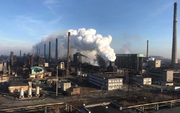 В Авдіївці загасили пожежу на території коксохімічного заводу