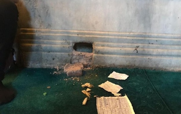 У стіні турецької мечеті знайшли мішок записок та малюнків