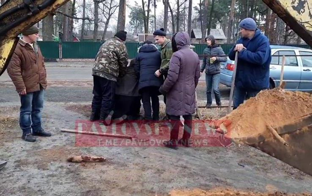 З явилося відео бійки на будівництві храму під Києвом