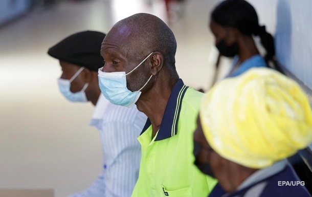 Омікрон: у ПАР заявили про вибухове зростання COVID-захворюваності