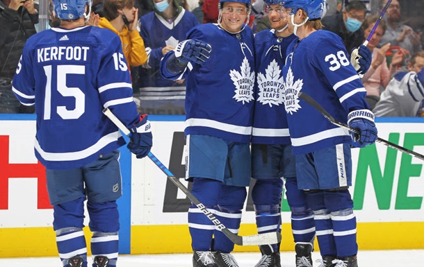 НХЛ: Торонто виграє п ятий матч поспіль і виходить у лідери чемпіонату