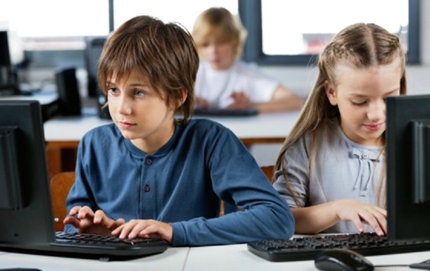 В Україні запровадять зміни до шкільних програм з інформатики