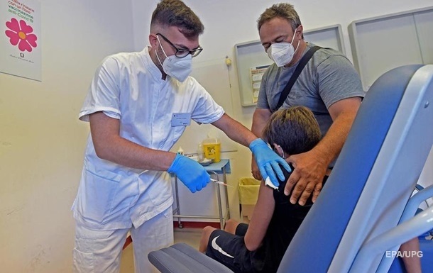 Польша планирует начать вакцинацию детей 