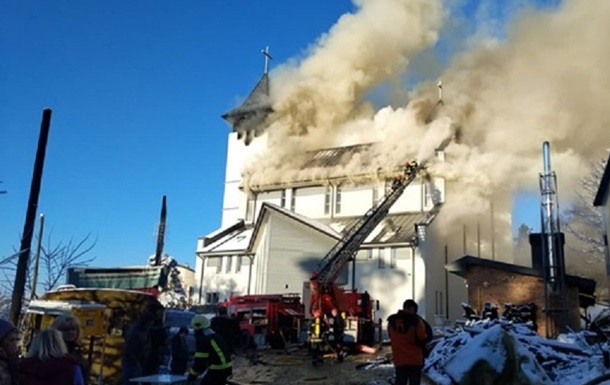 Пожежа у костелі на Львівщині: кількість постраждалих збільшилася