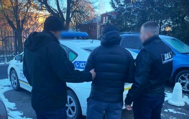 Вистежили та напали: на Рівненщині поліцейський відстрілювався від хуліганів